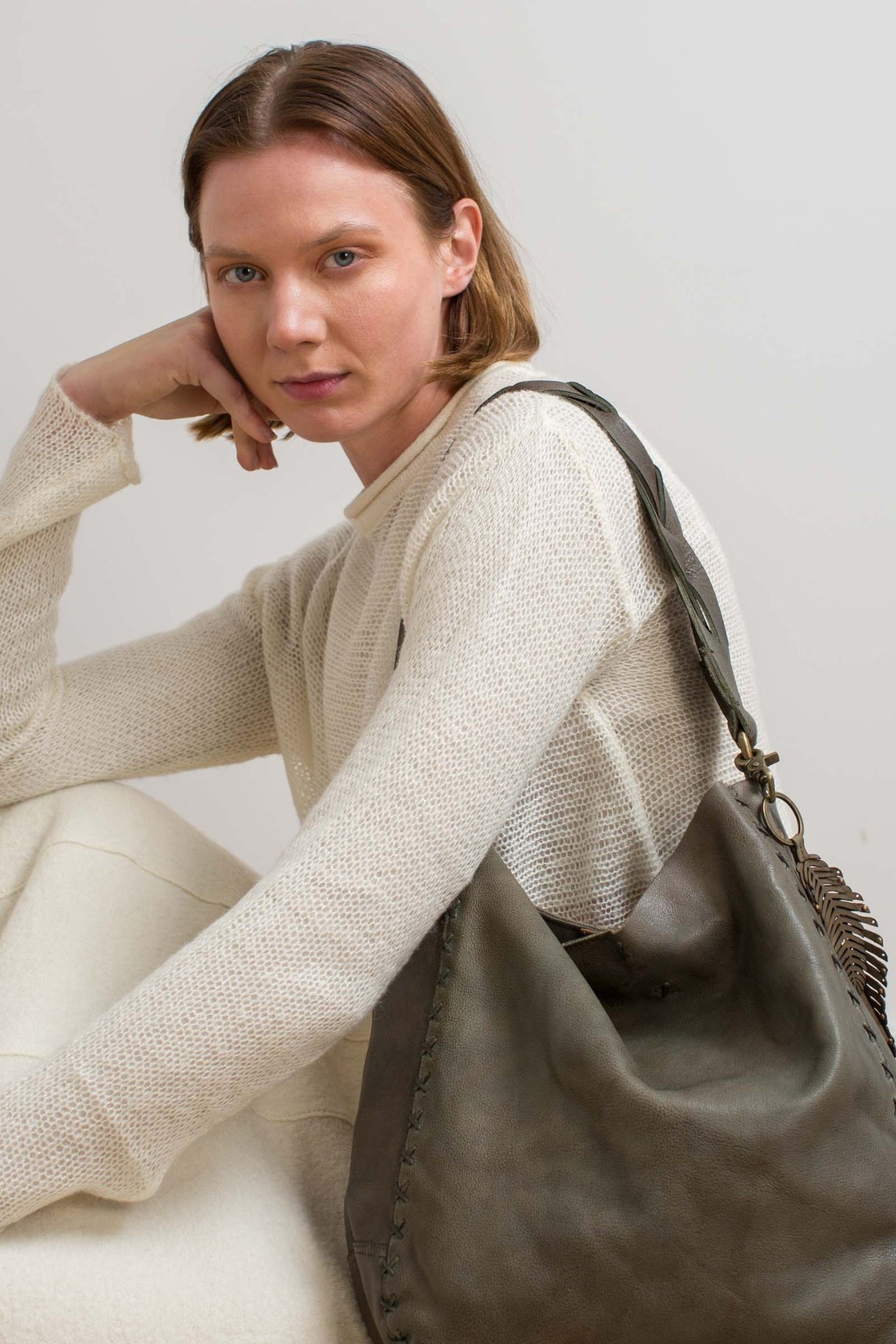 Sac à main en cuir de couleur kaki - BIBA