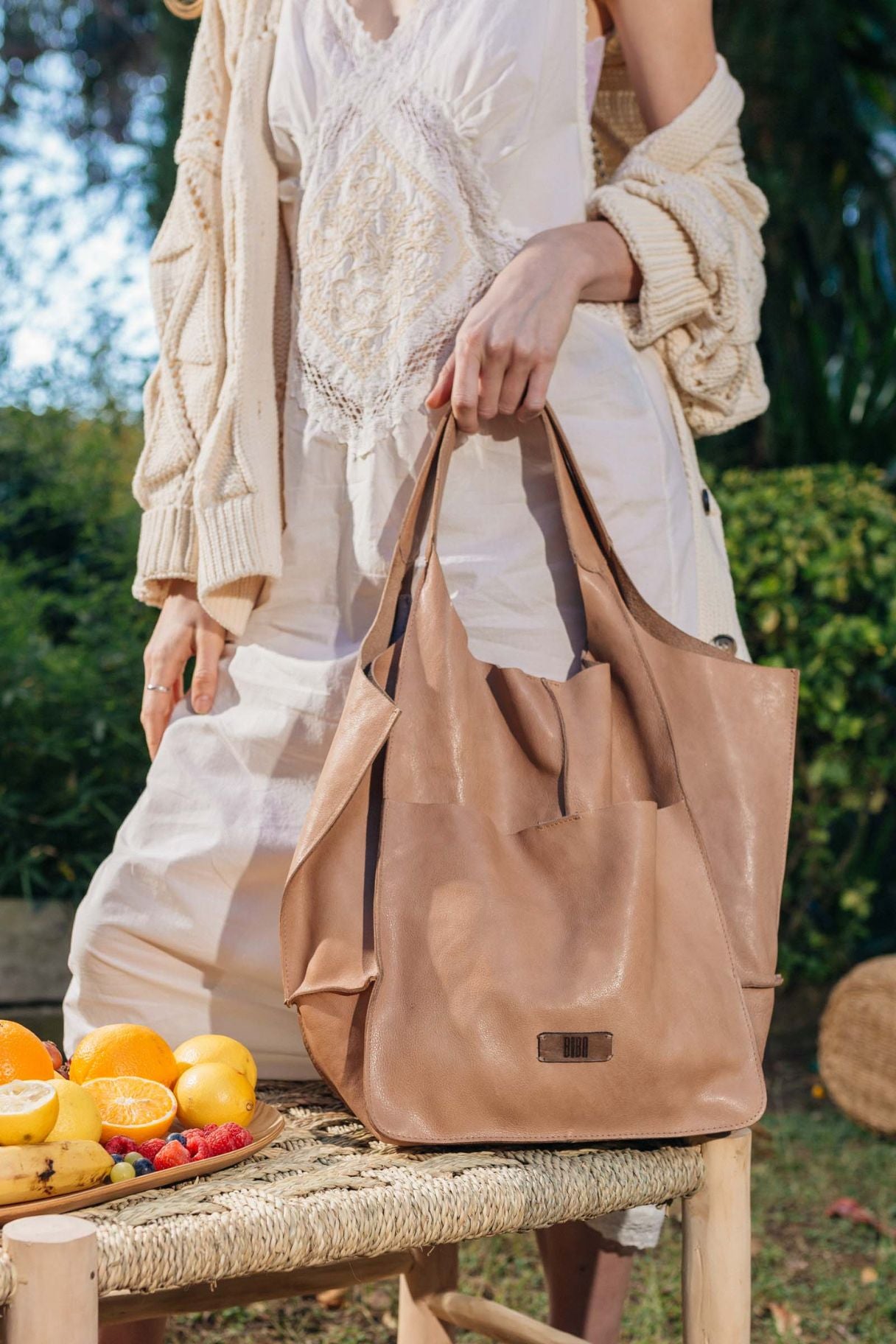 Biba Homer - grand sac cabas en cuir beige - Nappa maroquinerie