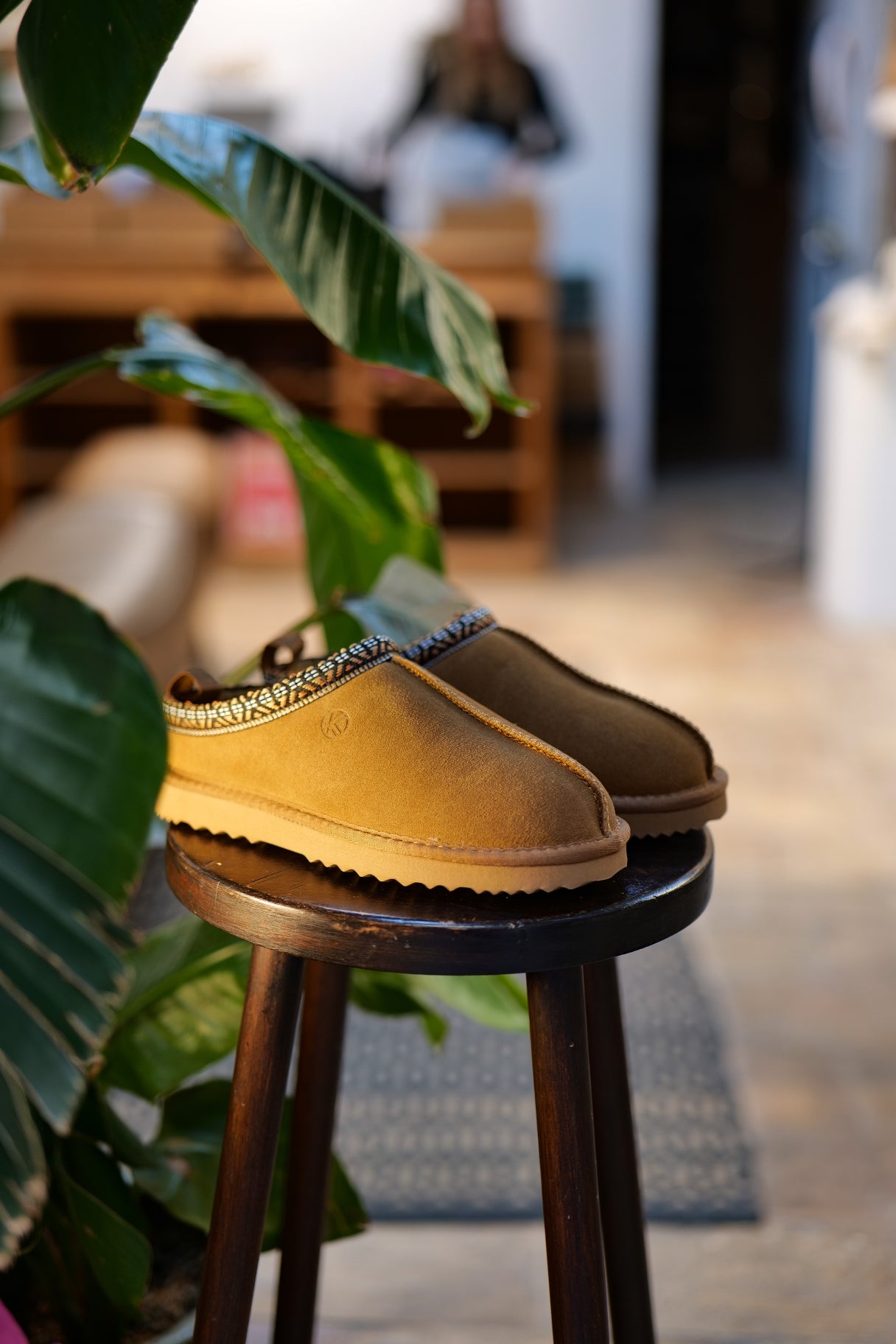 Sabots en cuir suédé Kelara