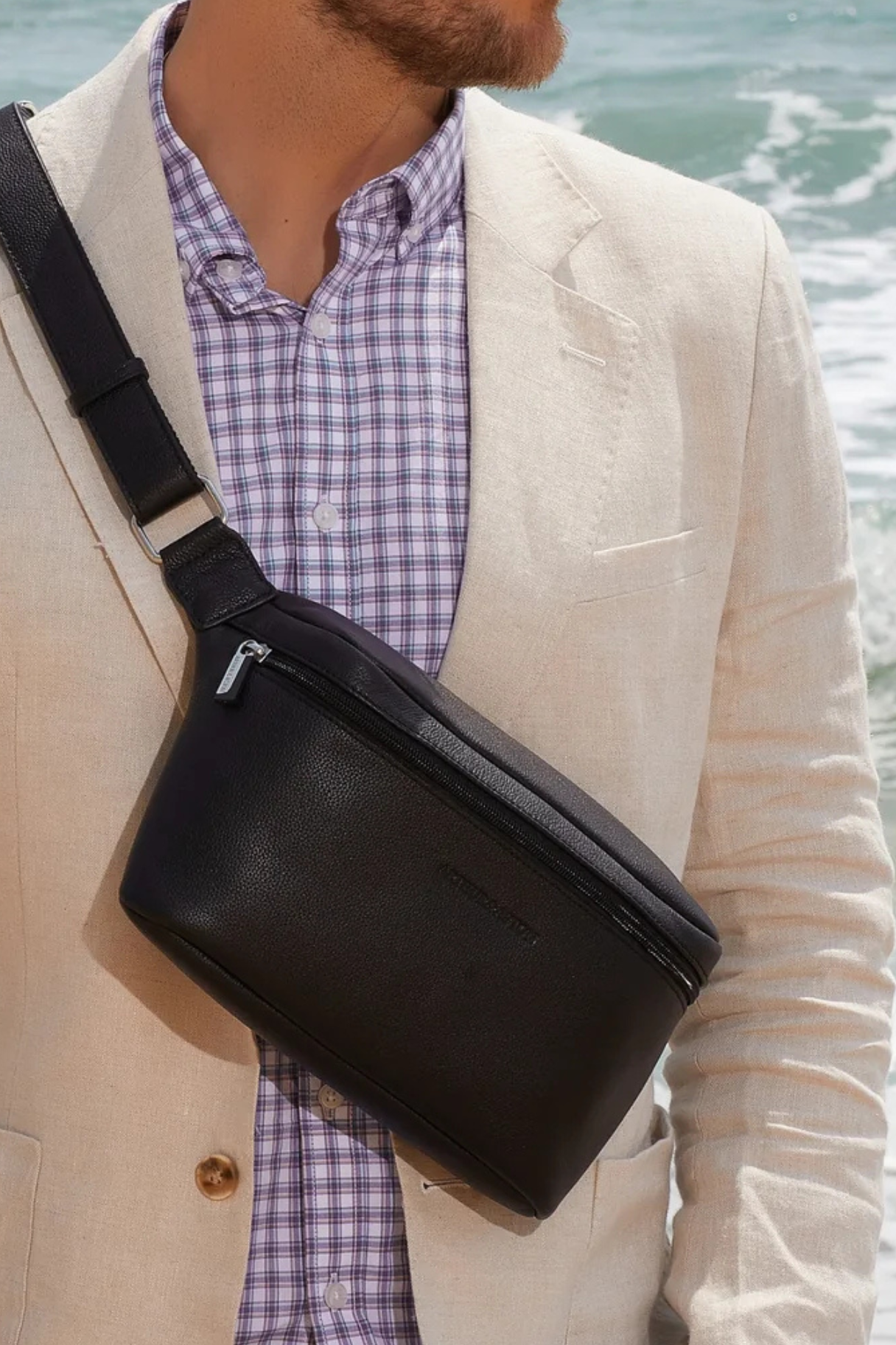 Sac banane en cuir noir