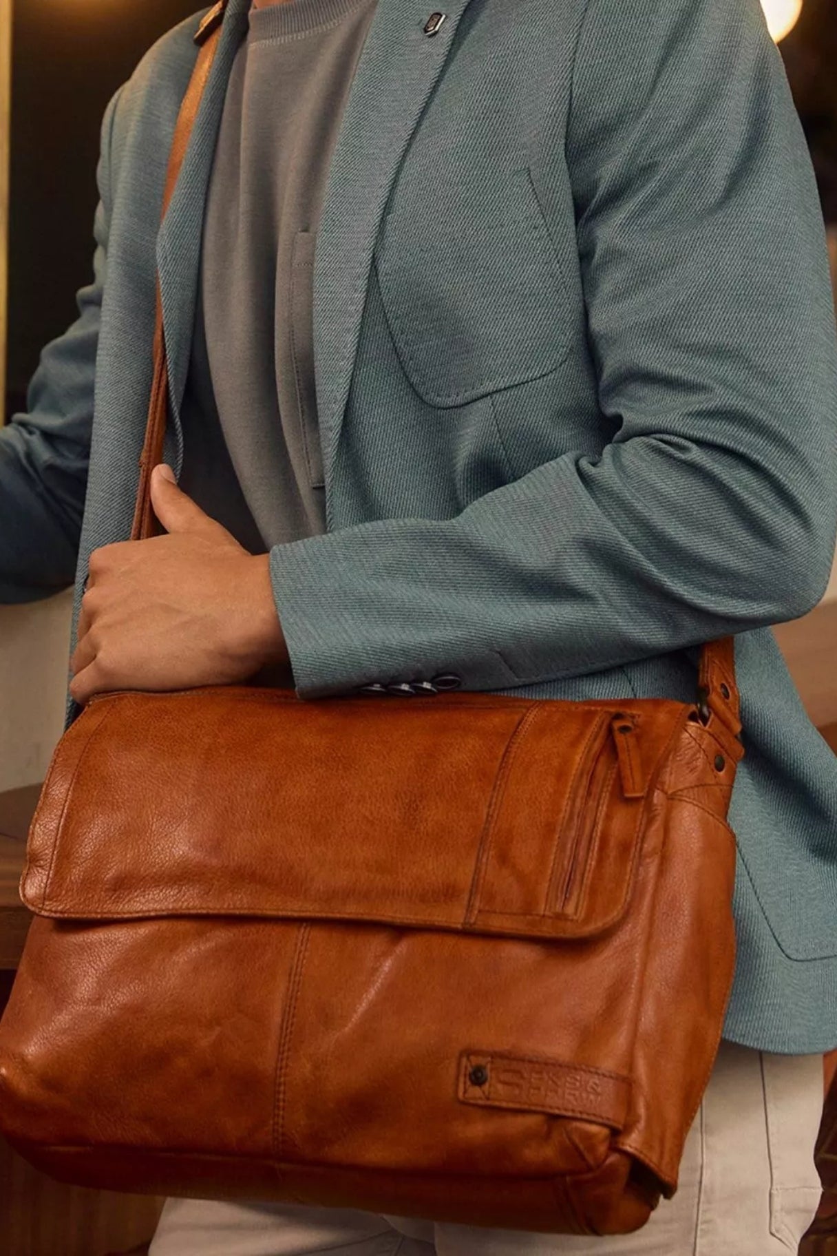 Sac cartable bandoulière en cuir - Spikes & Sparrow - modèle Deen