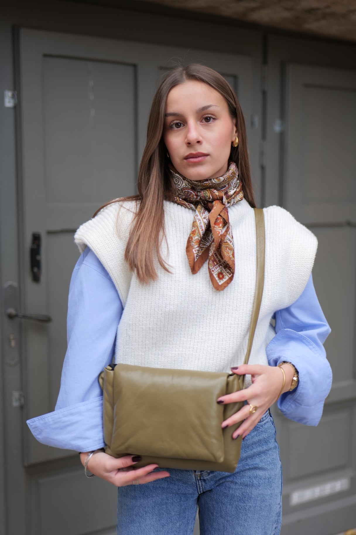 Besace en cuir ultra souple kaki