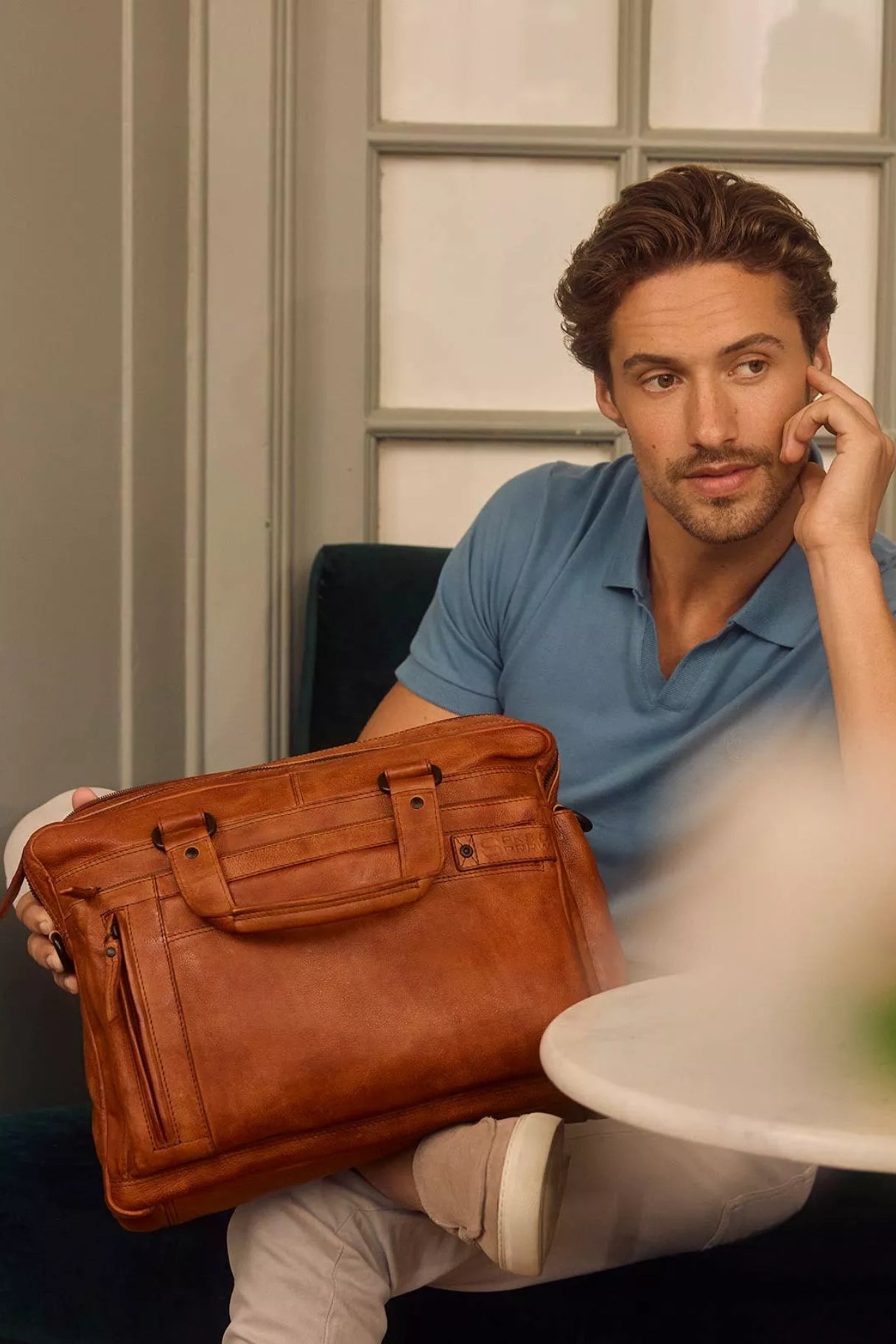 Sacoche ordinateur en cuir cognac Spikes & Sparrow Brutus cognac