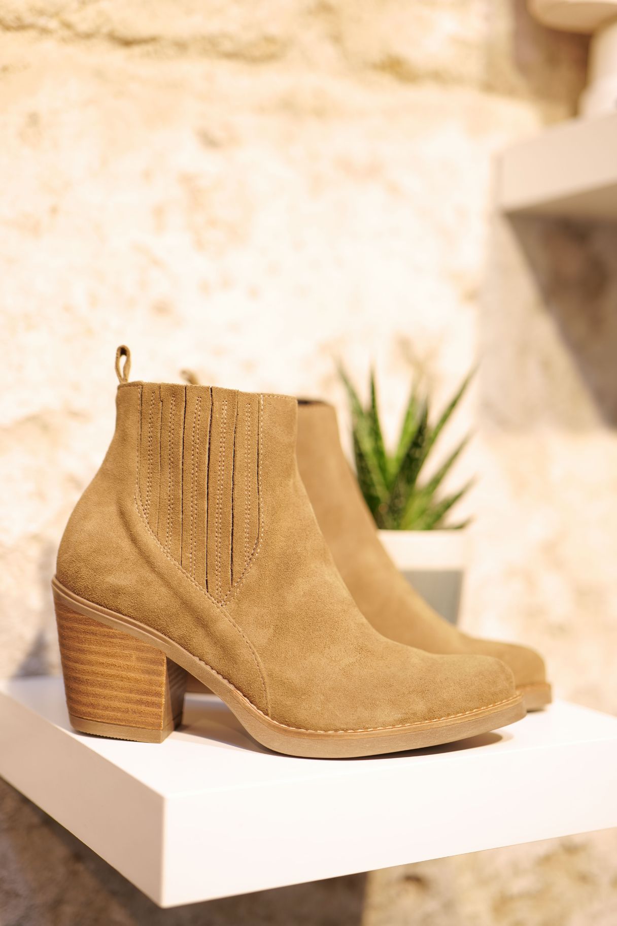 bottines western couleur taupe 