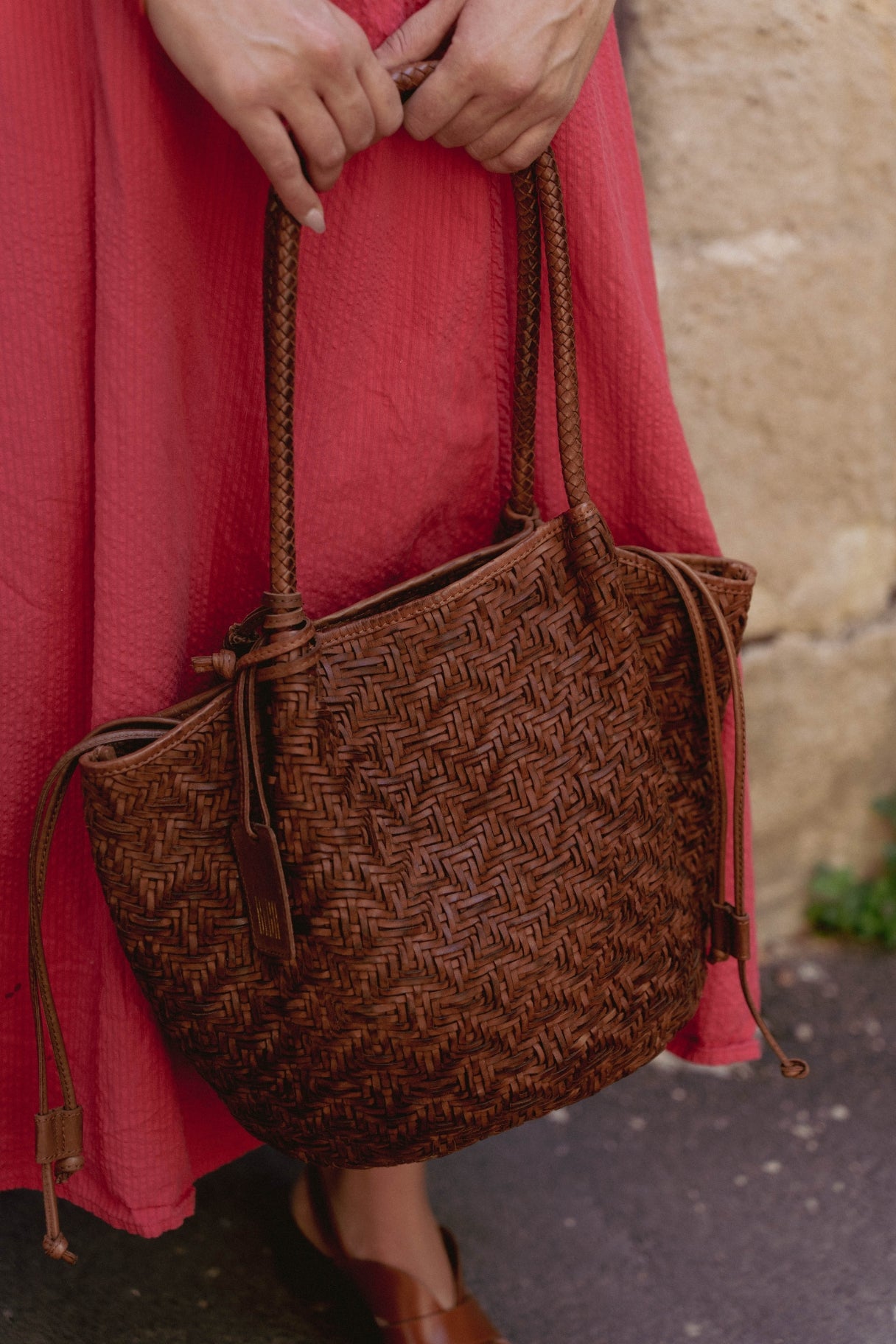 Biba Alloway Cabas/Panier en cuir de vachette lavé et tressé à la main