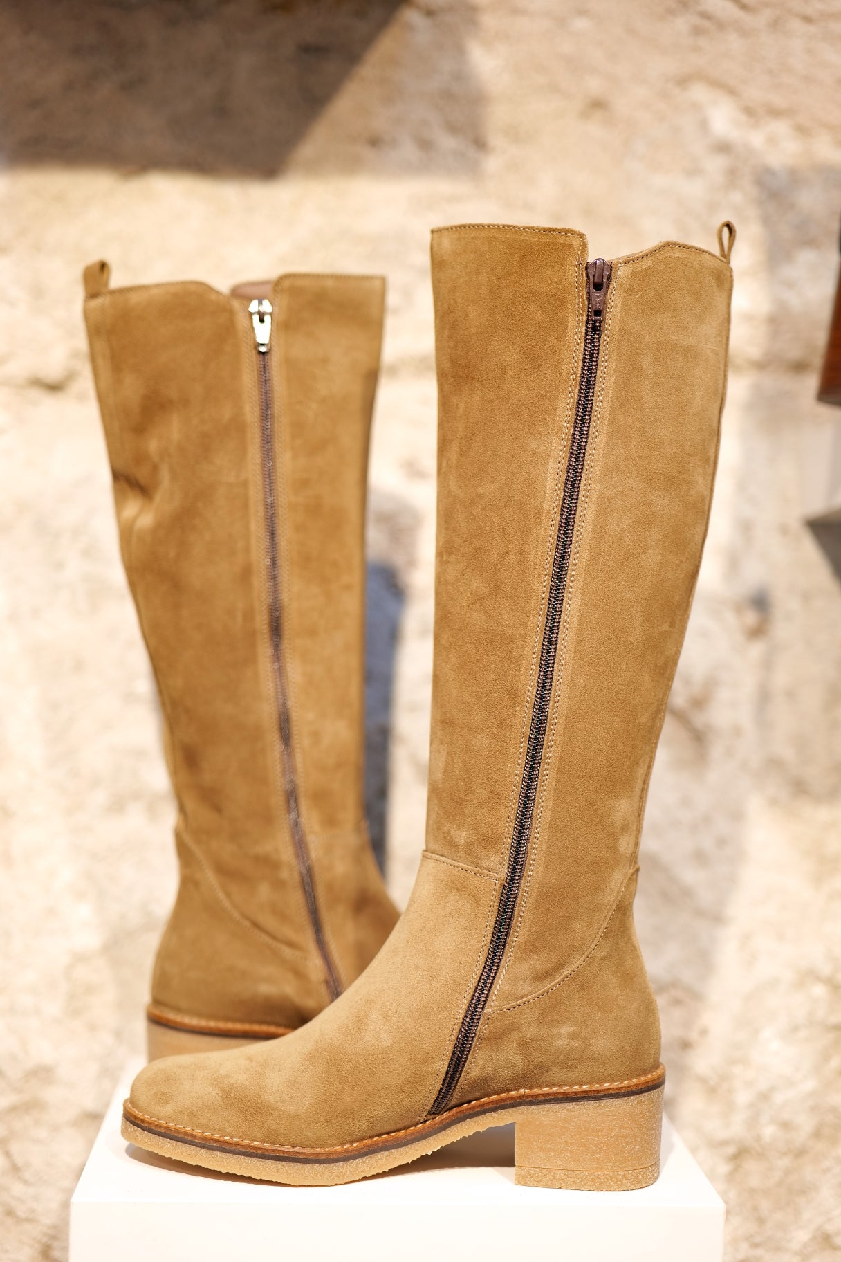 Bottes hautes en cuir nubuck camel Patricia Miller 