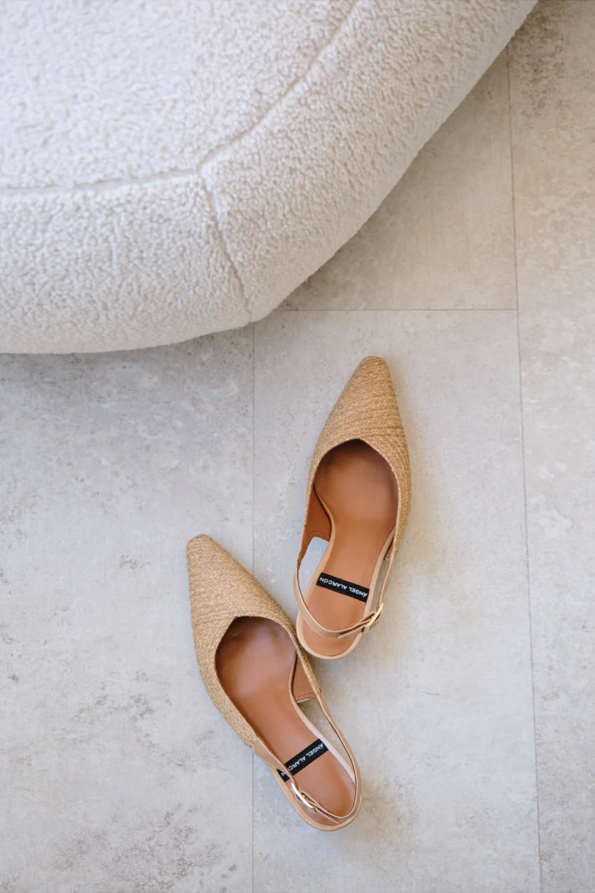 Escarpins slingback raphia naturel tressé Olivia Ángel Alarcón