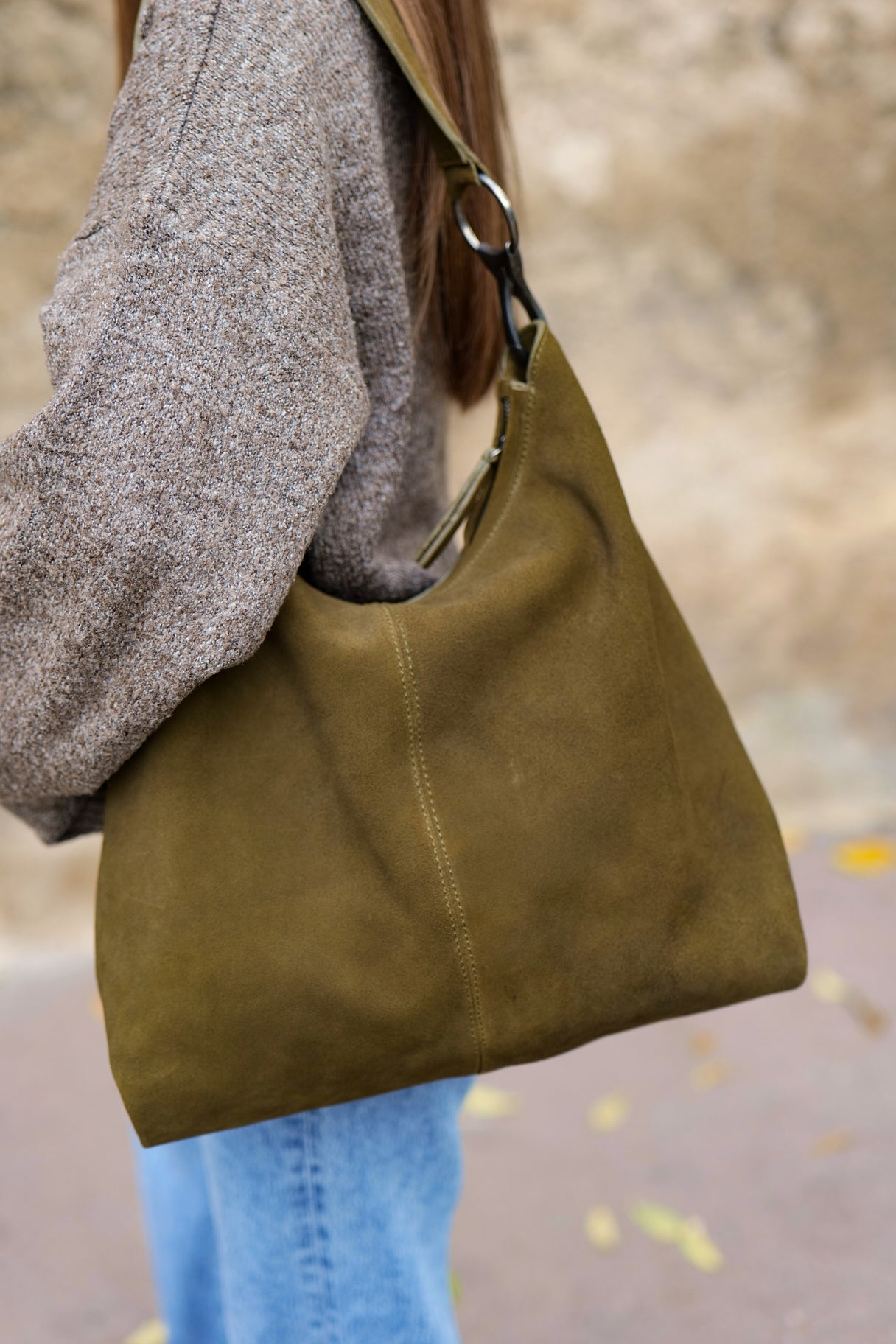 Sac en cuir en daim kaki bouche 