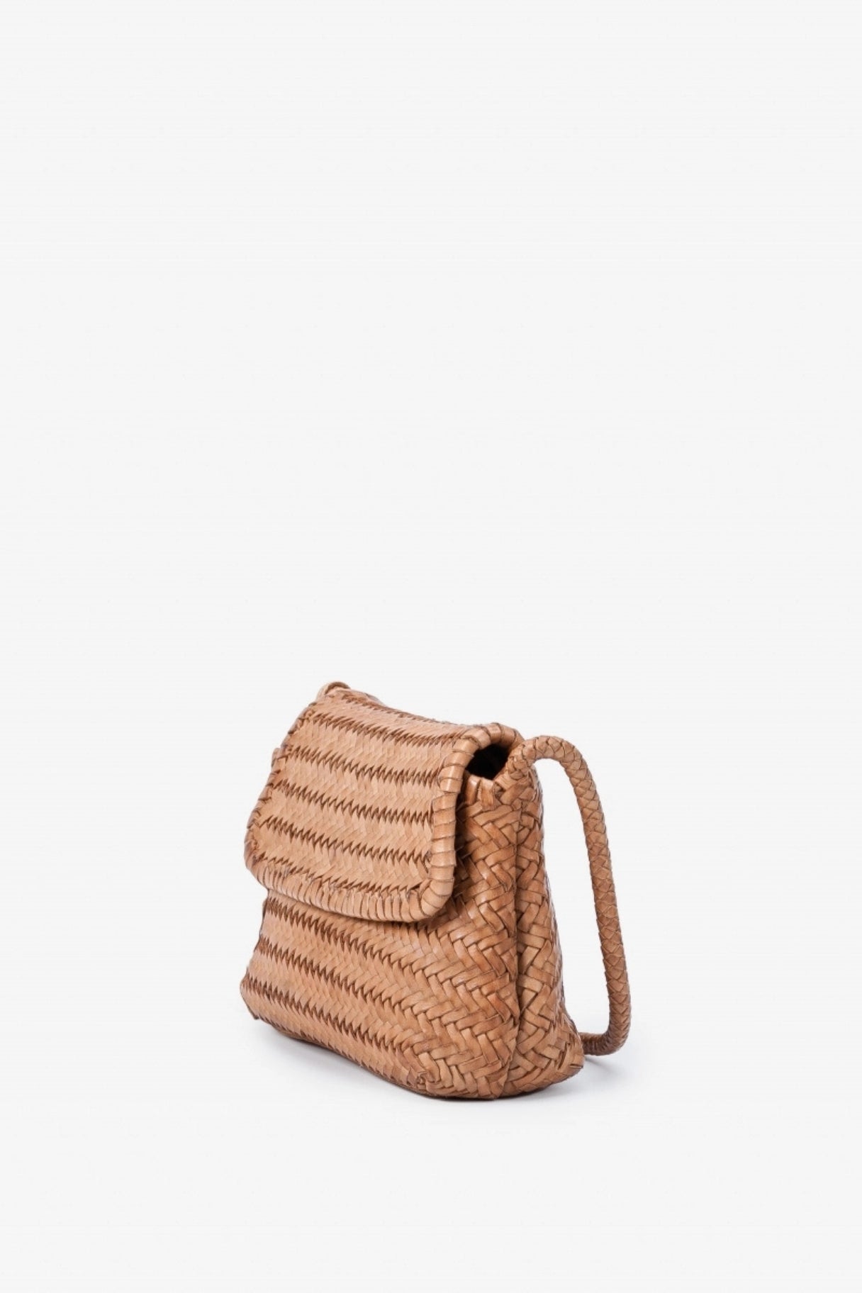 Sac bandoulière Biba Perkins en cuir tressé main – Design raffiné et détails uniques