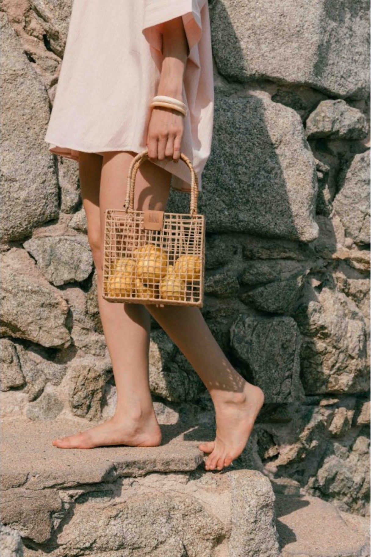 Sac panier carré Nigaloo Biba en raffia tressée à la main – Pochette amovible