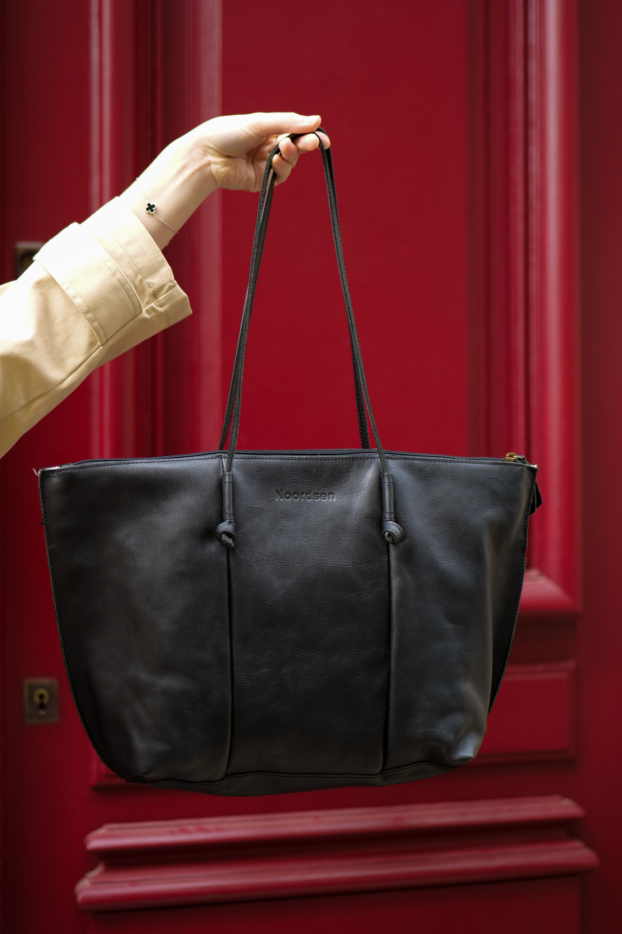 Grand sac cabas en cuir noir pour femme de la marque Noordsen face